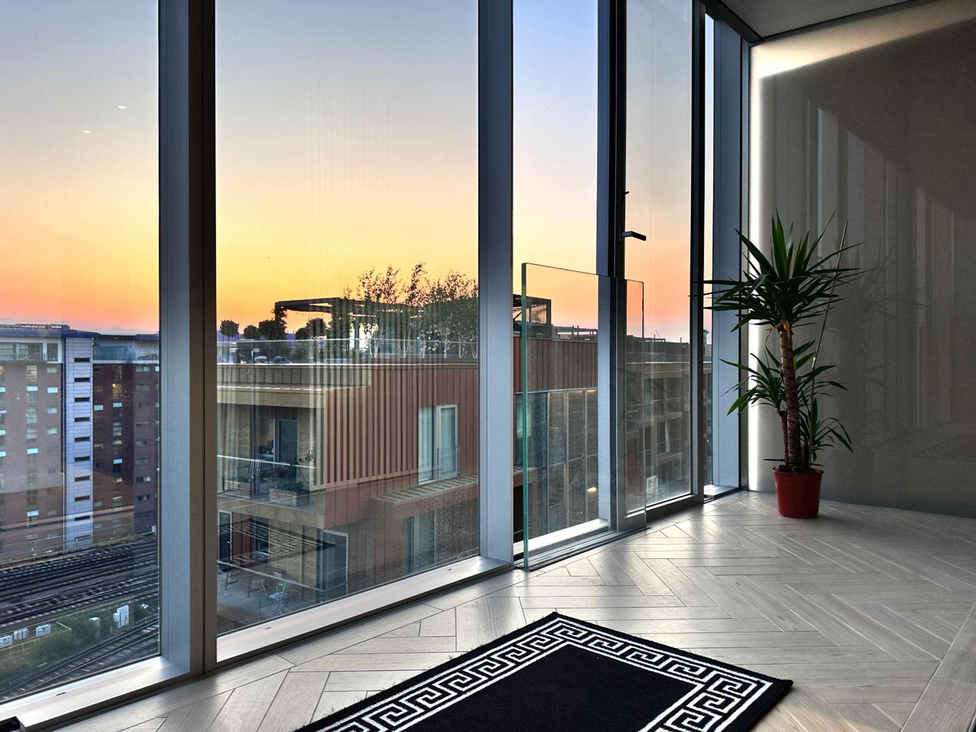 Battersea Power Station - Winter Garden Balcony & 1Gb Wifi - Luxurylondonstays Extérieur photo